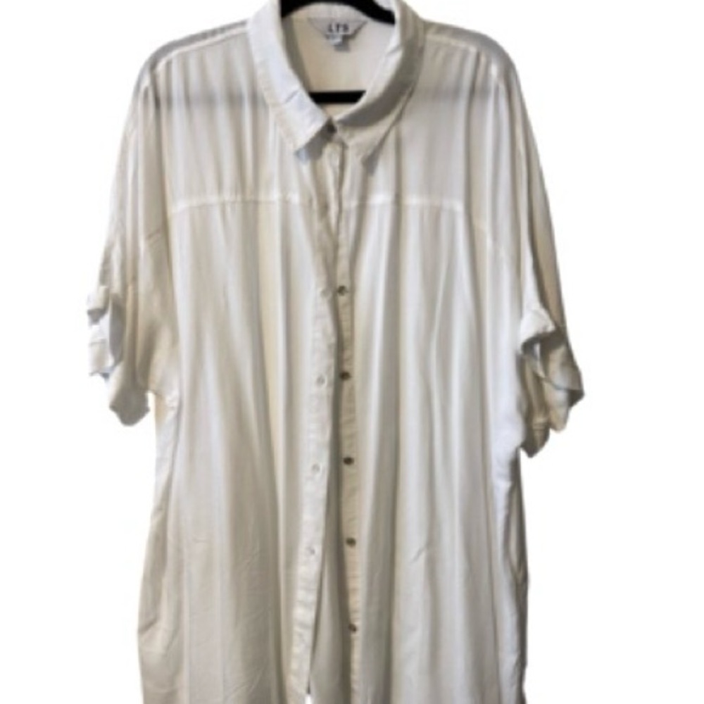 NWOT Long Tall Sally 18 White Short Sleeve Button Down Shirt